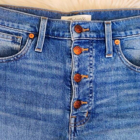 Madewell HighRise Button Fly Medium Wash Jean Shorts - Picture 3 of 6